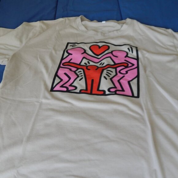 Keith Haring Tan T-Shirt With Heart Graphic. Sizes XL - Picture 1 of 4